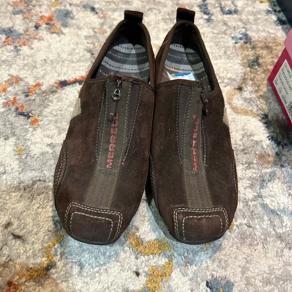 Merrell Shoes - Merrell Women’s Brown Zipper Suede Shoes 6.5